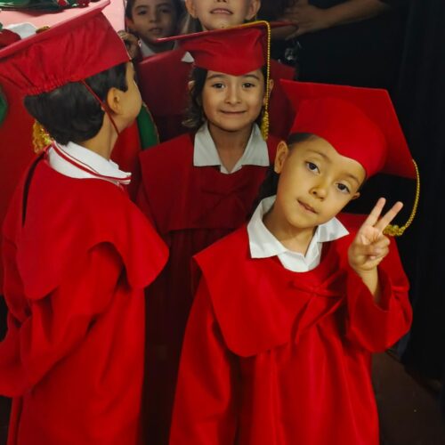 COLEGIO GIMNASIO LOS CEDROS GRADOS 2025 3
